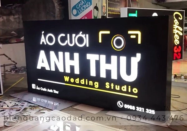 Biển quảng cáo hộp đèn