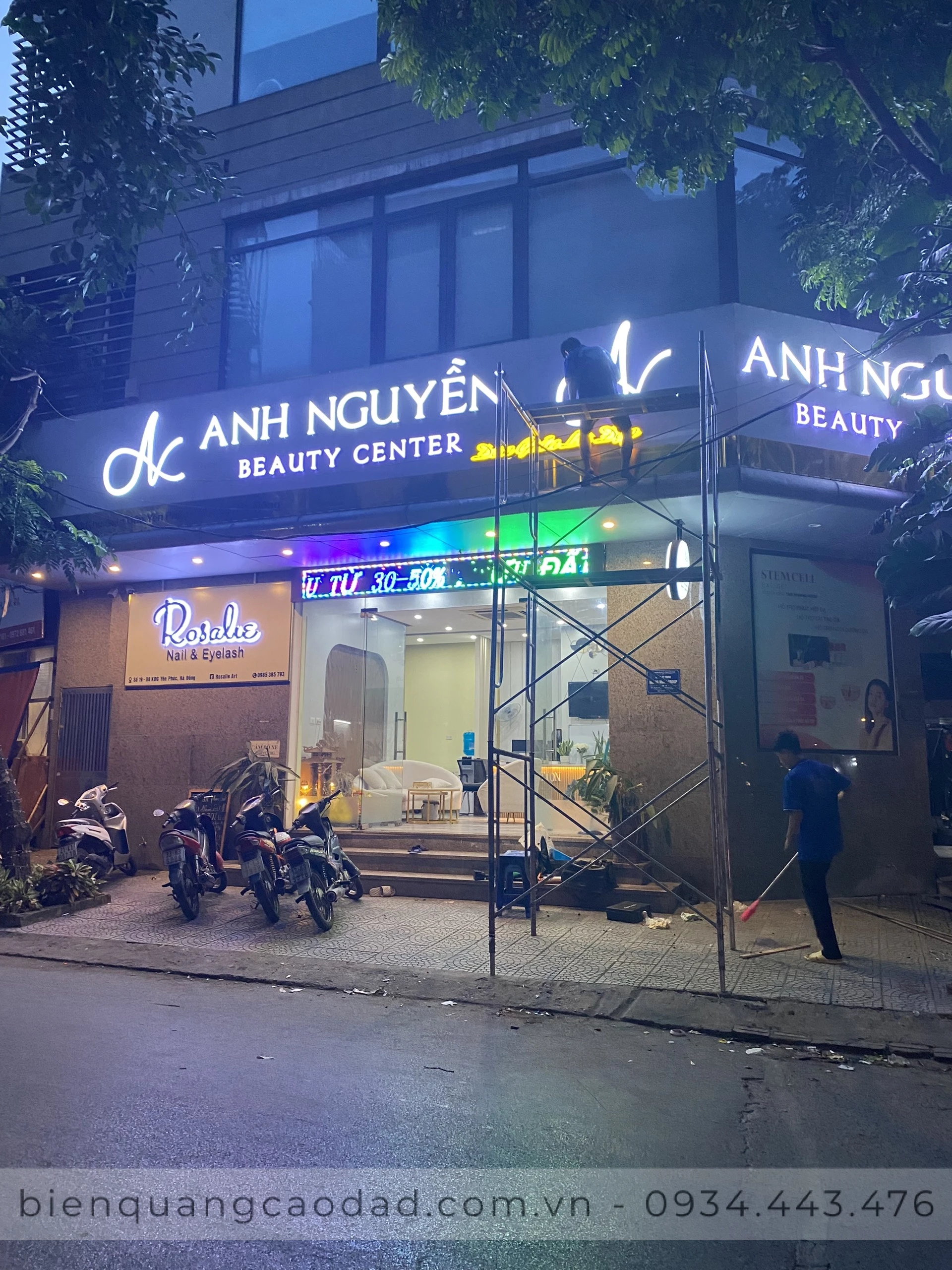 Biển mica đèn led
