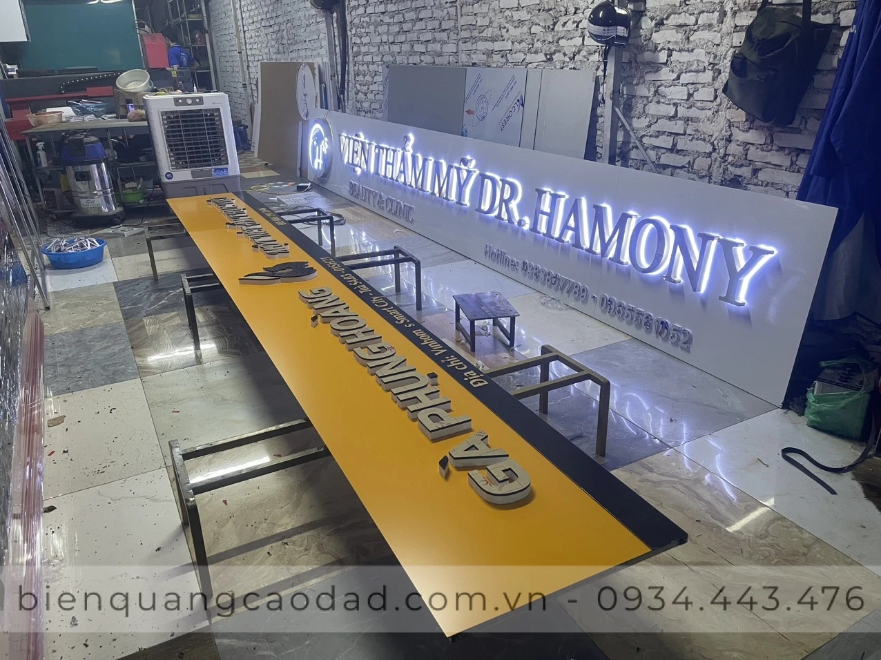 Xu hướng thiết kế biển quảng cáo 2025