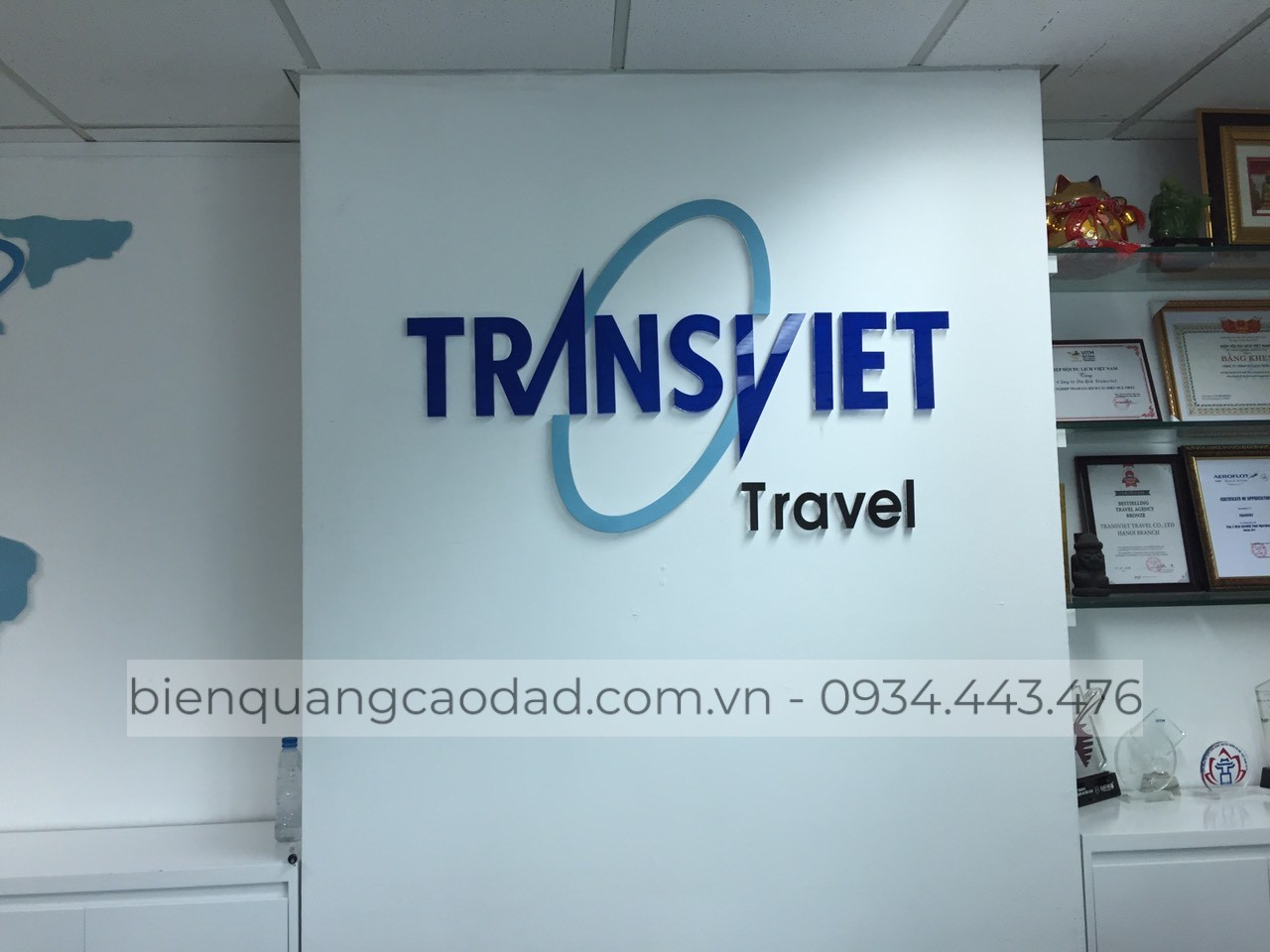 Chữ nổi nguyên khối mica Chữ nổi nguyên khối mica