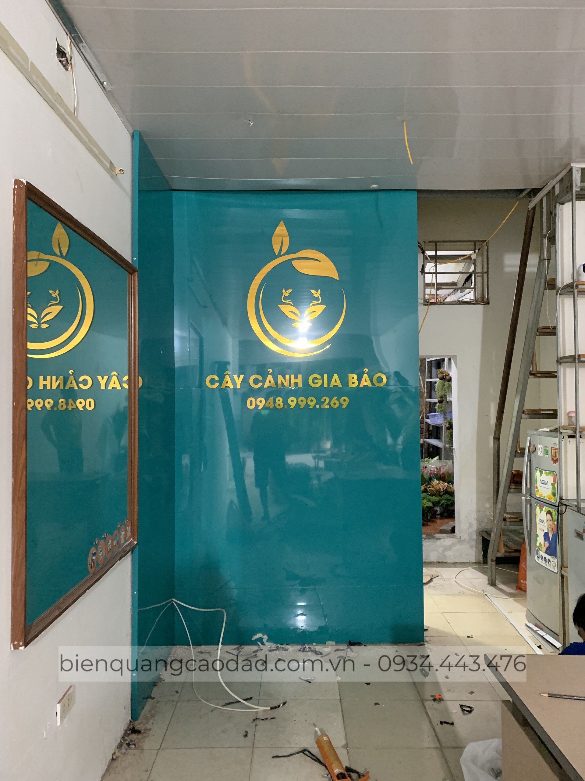 chữ mica hút nổi chữ mica hút nổi