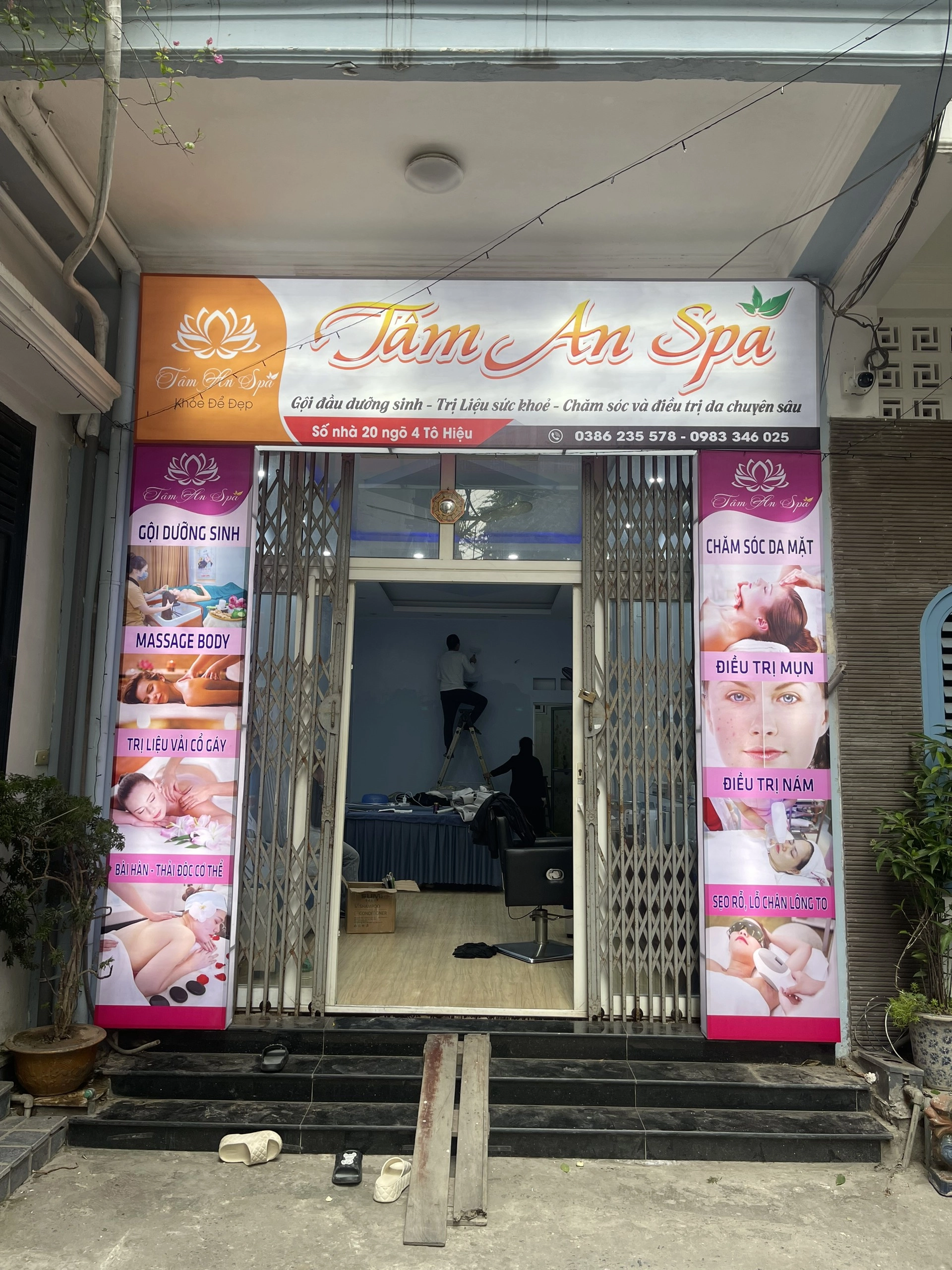 Biển bạt khung sắt đèn led