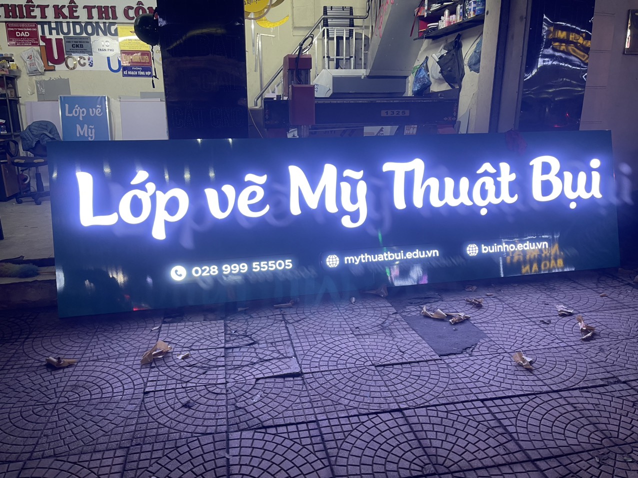 Biển bạt quảng cáo khung sắt