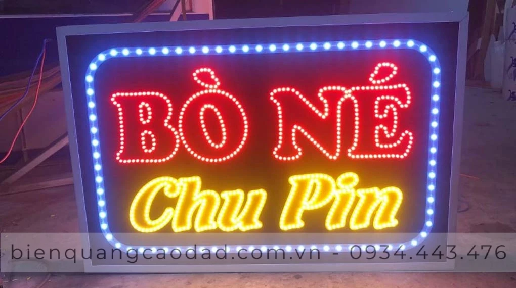 Biển đèn LED “vẫy”