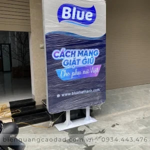 Biển quảng cáo có chân